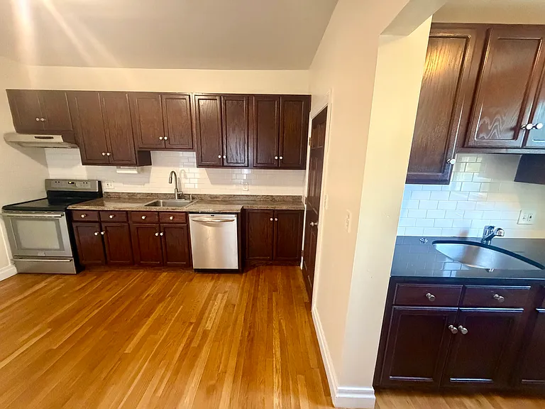 19 Banks St #1A — Photo 3