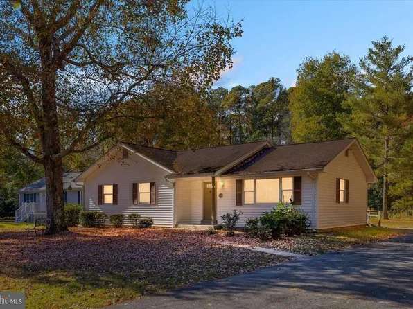 61 Beacon Ct, Montross, VA 22520
