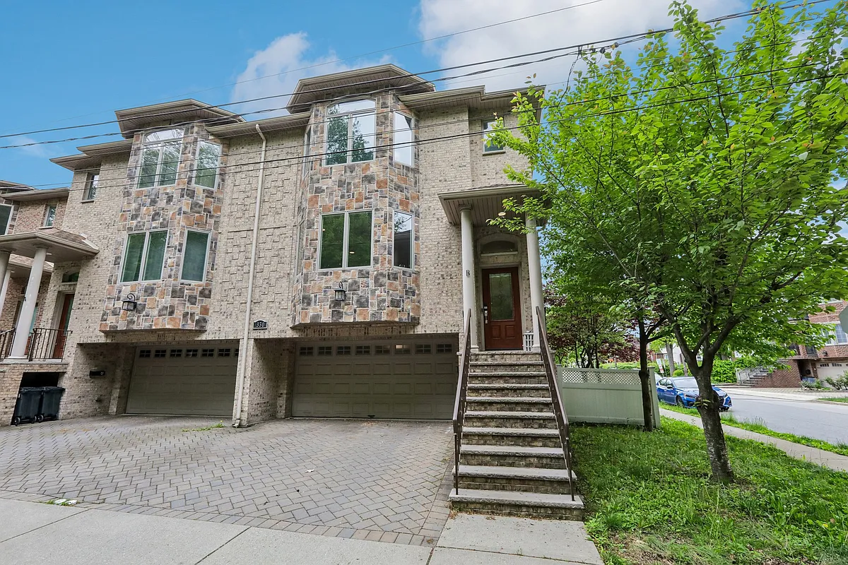 Building Photo - 330 New York Ave #B