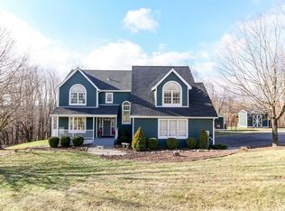 17 Noble Hill Dr, Poughquag, NY 12570