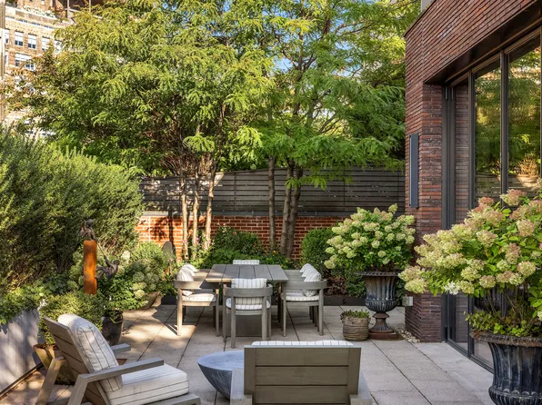 443 Greenwich Street image 1 of 24