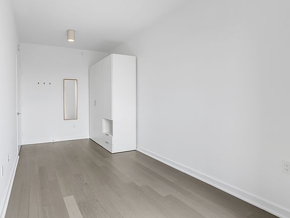 4th image of 29-22 Northern Blvd #1004