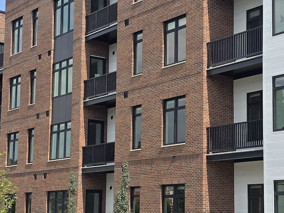 Building Photo 2