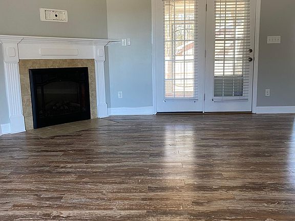 4th image of 1712 Rock Creek Ln
