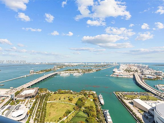 2nd image of 900 Biscayne Blvd APT 5602