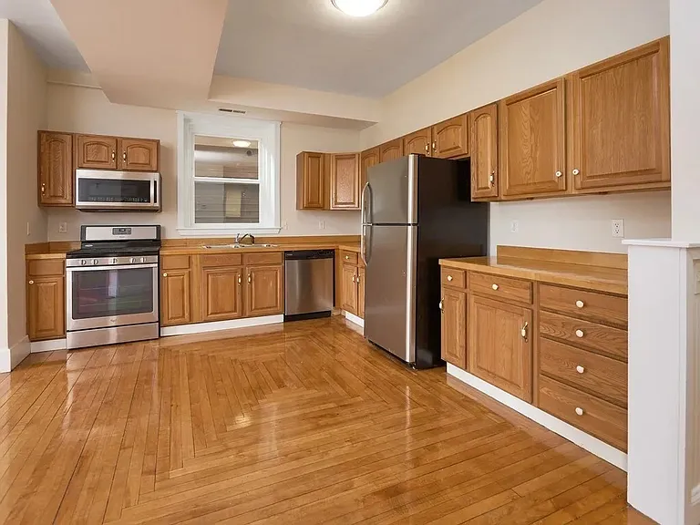 15 Hamilton St #1 — Photo 6