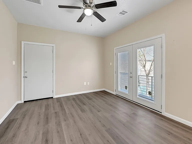 8110 Braniff St #B — Photo 10