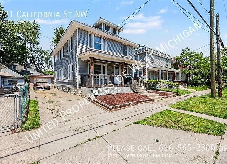 721 California St NW — Photo 2