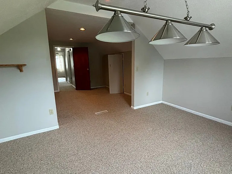 414 E Main St — Photo 29