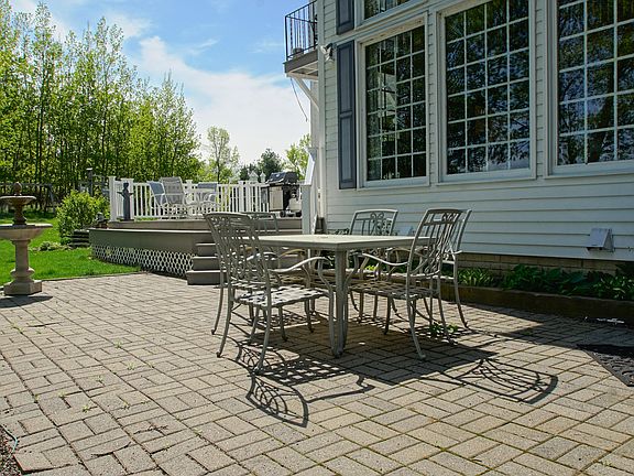3rd image of 27939 Bayview Dr