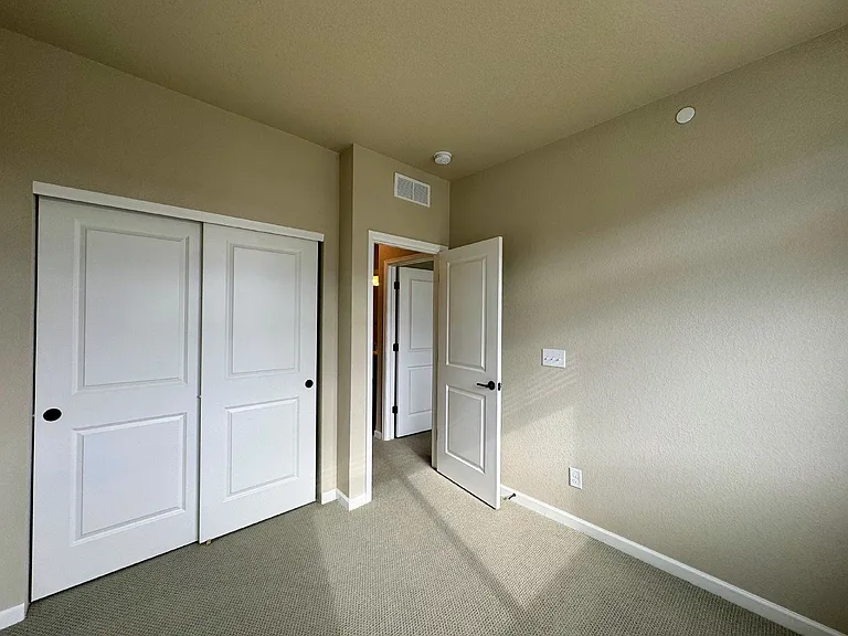 7022 Doncaster Ct — Photo 6