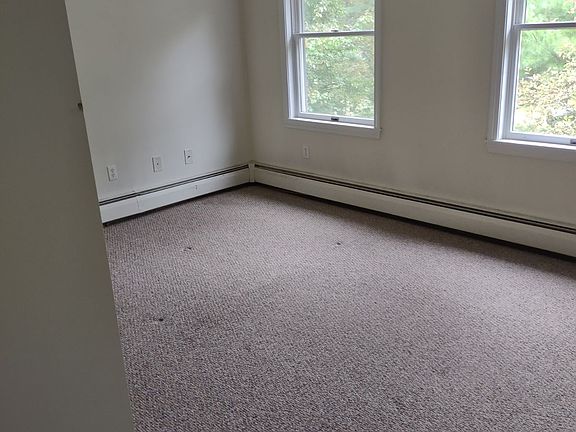 5th image of 126 Maple Ave #126