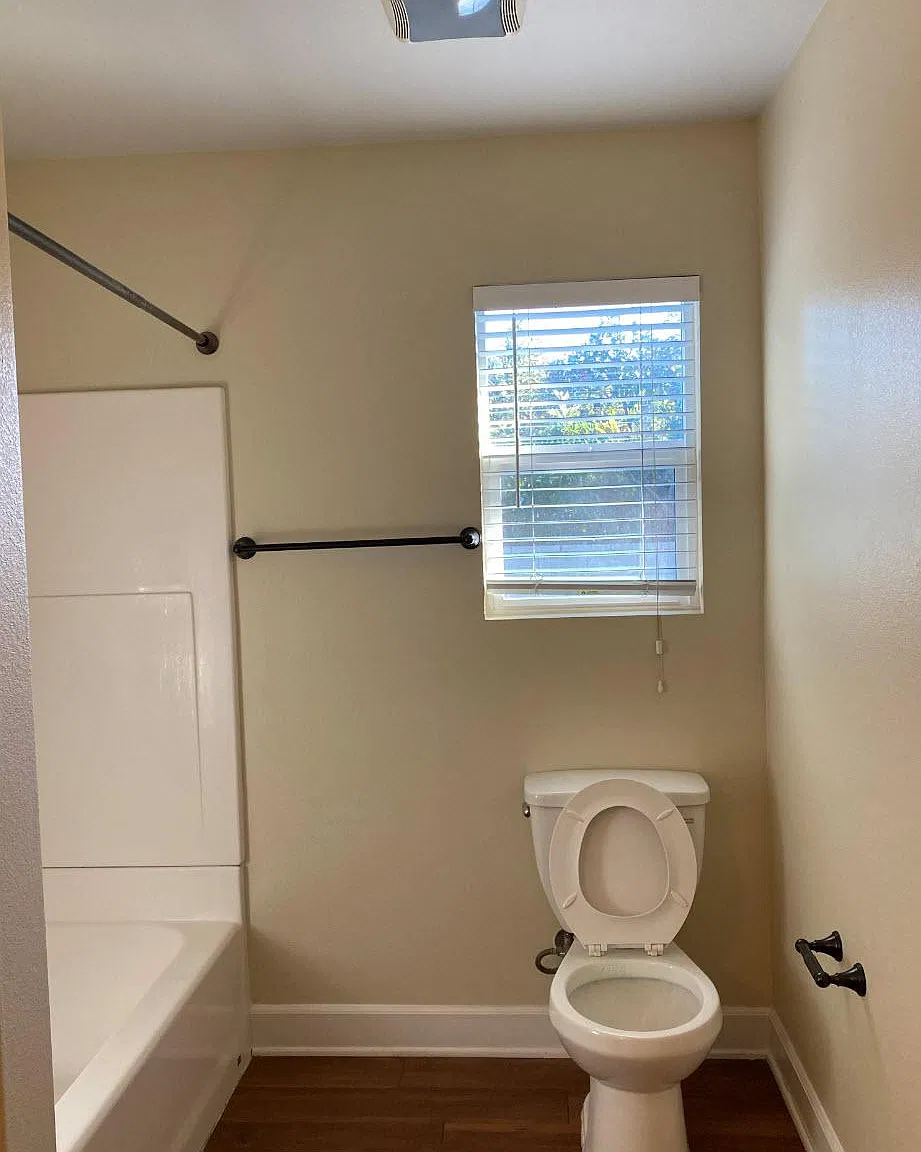 5 bed, 2212 sqft, $6,000 — Photo 4
