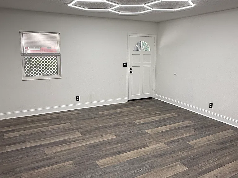 1511 Creighton Rd #D — Photo 3