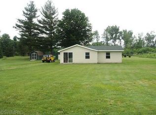 3560 Bankers Rd, Hillsdale, MI 49242