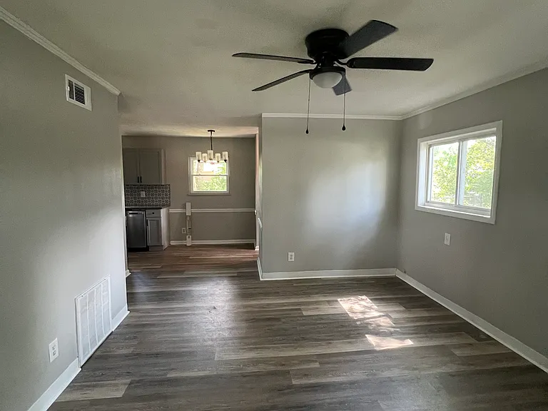 4906 Granada Dr — Photo 6