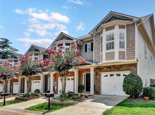 1497 Bluff Valley Cir, Gainesville, GA