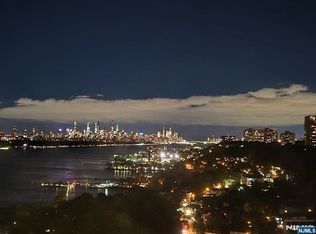 100 Old Palisade Rd APT 1705, Fort Lee, NJ 07024