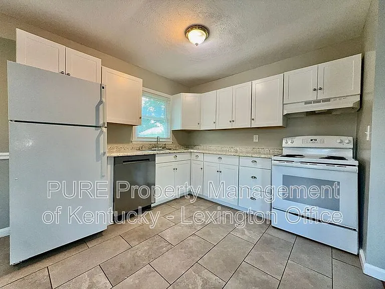 328 Harvard Dr — Photo 10