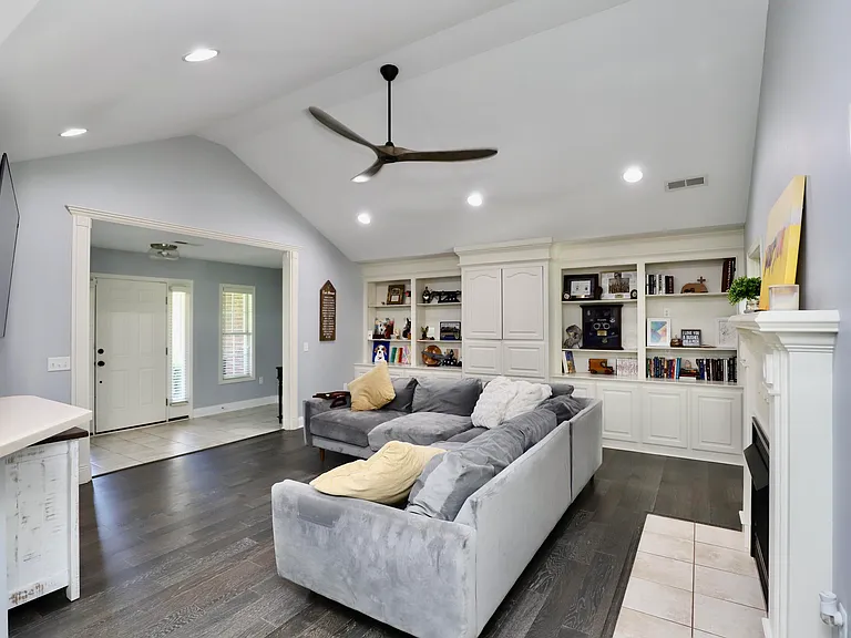 595 Saint Augustine Dr — Photo 92