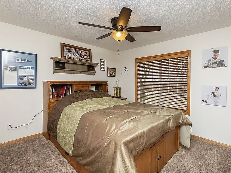 2901 E Diehl Ave — Photo 11