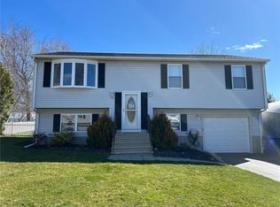 29 Hamlet Ct, Bristol, RI 02809