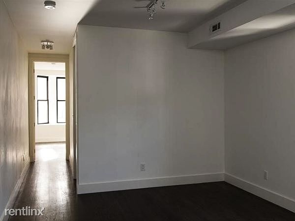 Building Photo 4