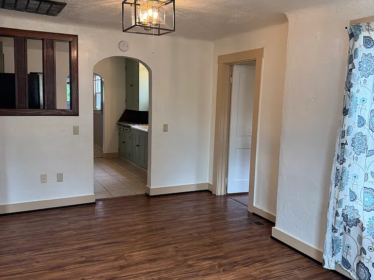 1130 Ellinor Ave — Photo 11