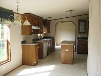 4th image of 71 Ashley Dr