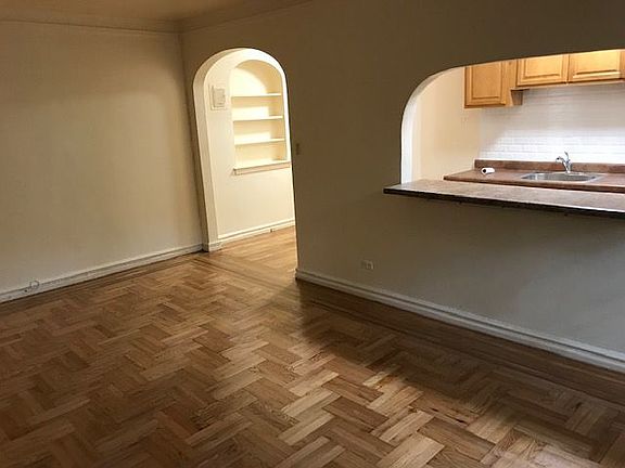 4th image of 4301 46th St APT 3G