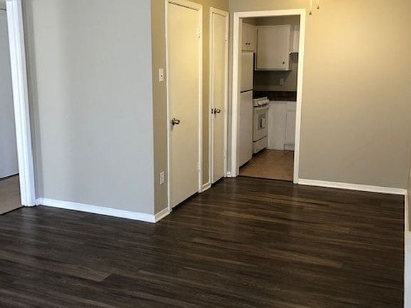 3rd image of 3970 Southlawn Ave APT 1