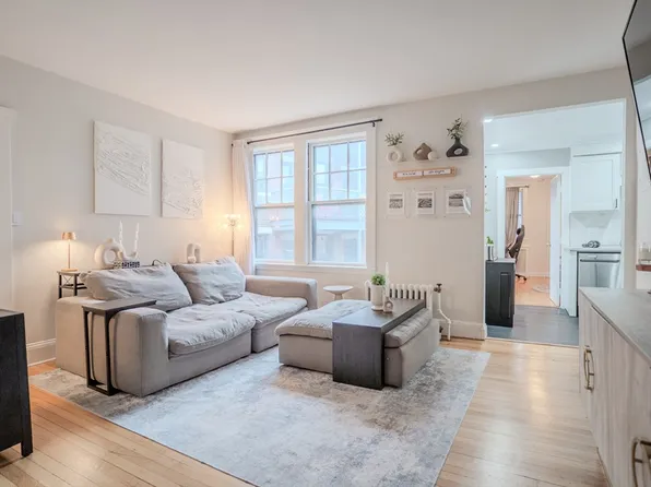 34 Kinross Rd APT 11, Brighton, MA 02135