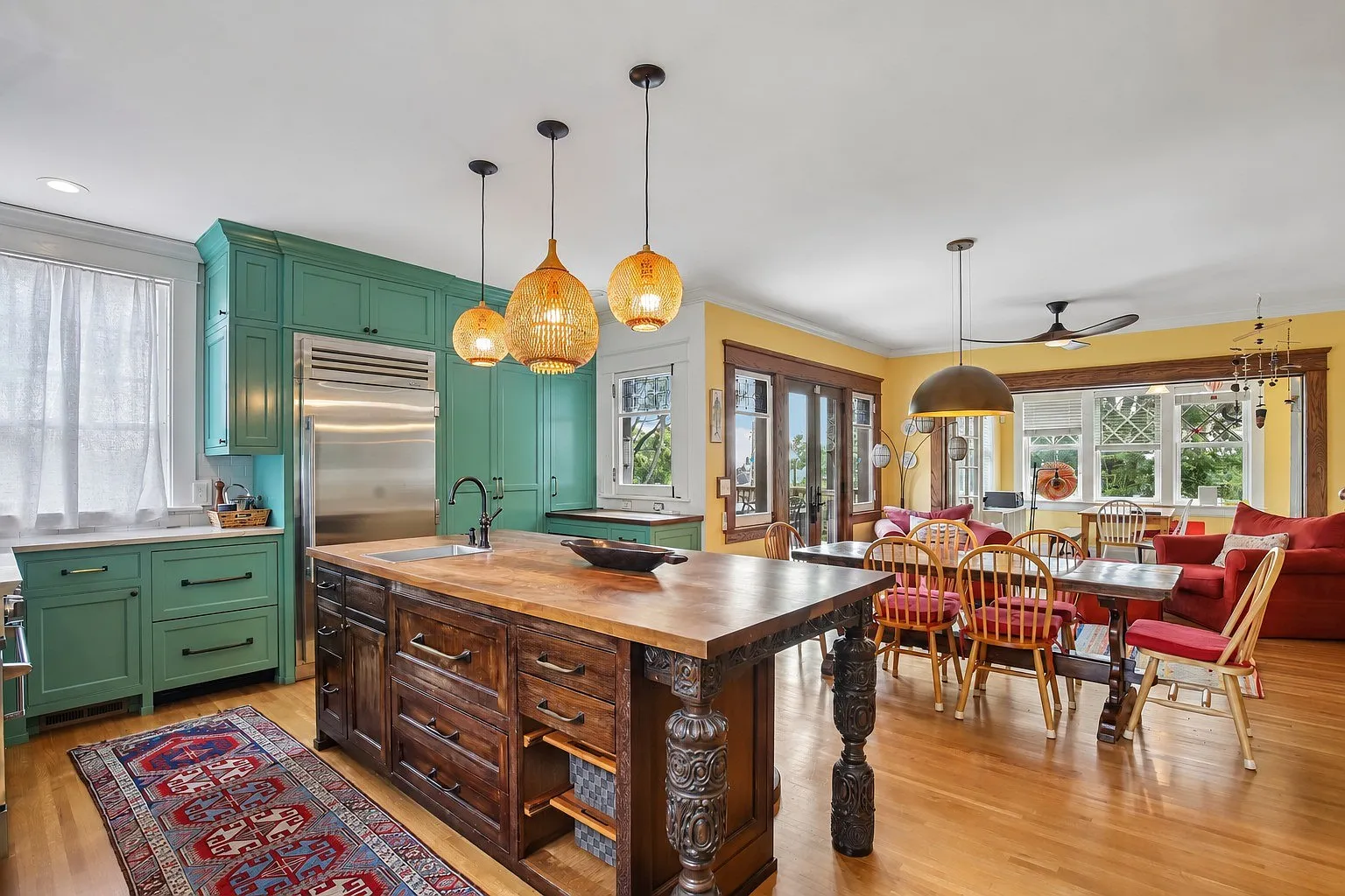 5 bed, 4192 sqft, $7,000 — Photo 1