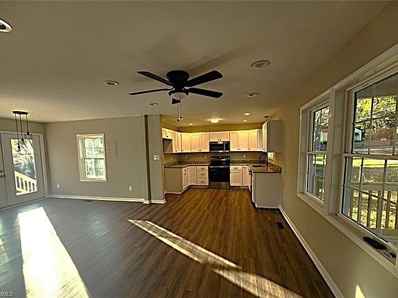 2nd image of 1020 Louise Ave