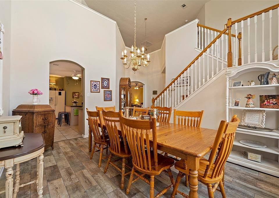 1st image of 2915 Aspen Park Ln