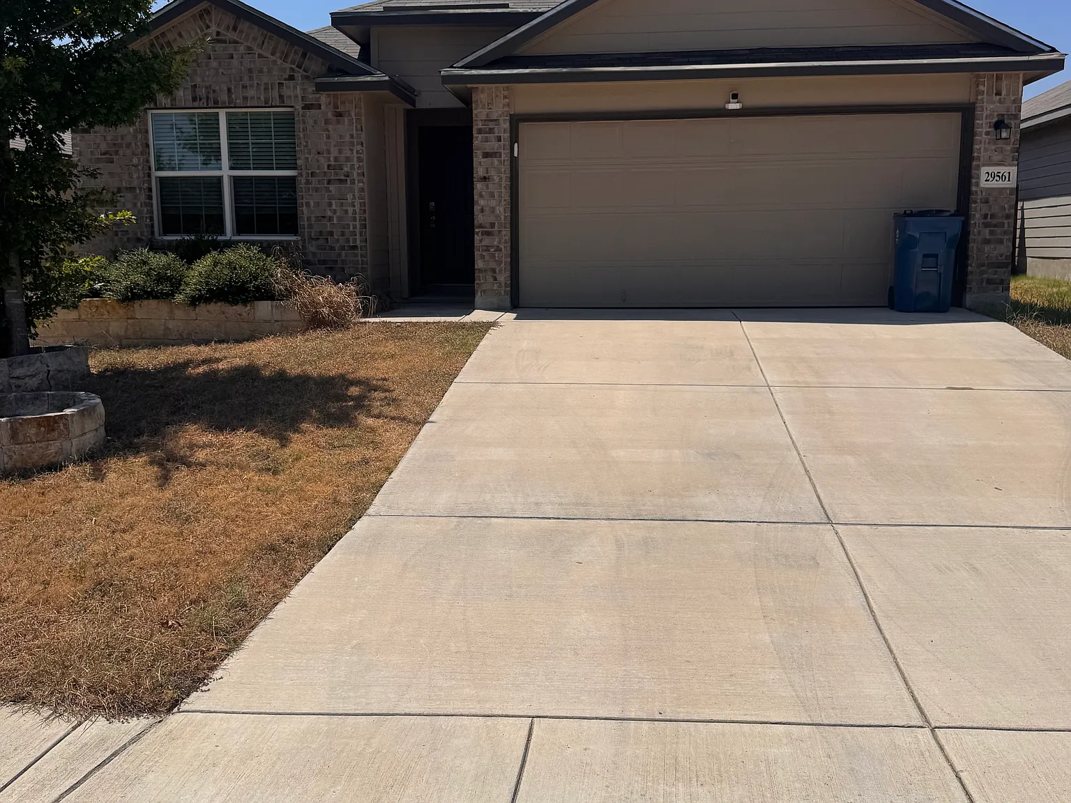 3 bed, 1660 sqft, $2,000 — Photo 1