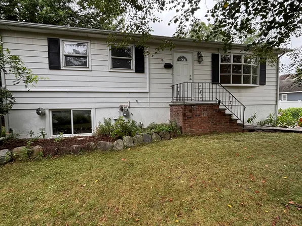 52 Post St, Midland Park, NJ 07432