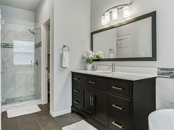 2nd image of 2837 Birmingham Dr