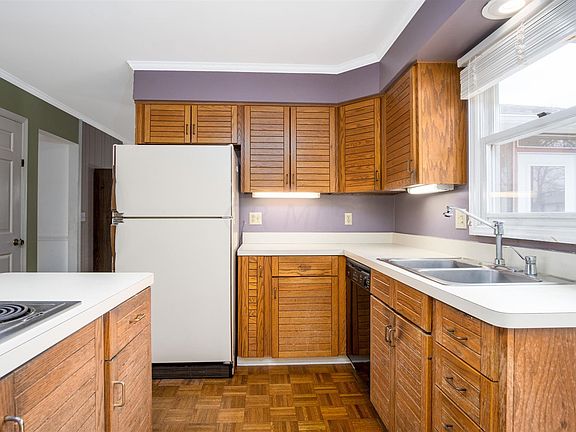 5th image of 80 Belpre Pl E