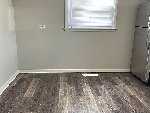 5th image of 2058-2068 Linden St #2068LINDEN