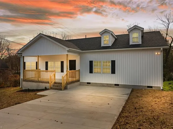 64 W 8th St, Lexington, NC 27295