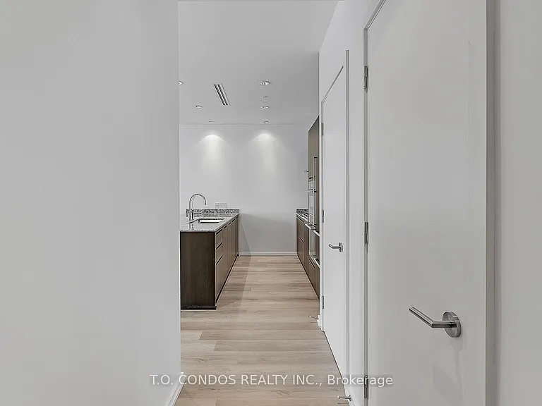 180 University Ave #5807 — Photo 2