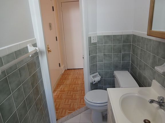 5th image of 3238 44th St APT 3R