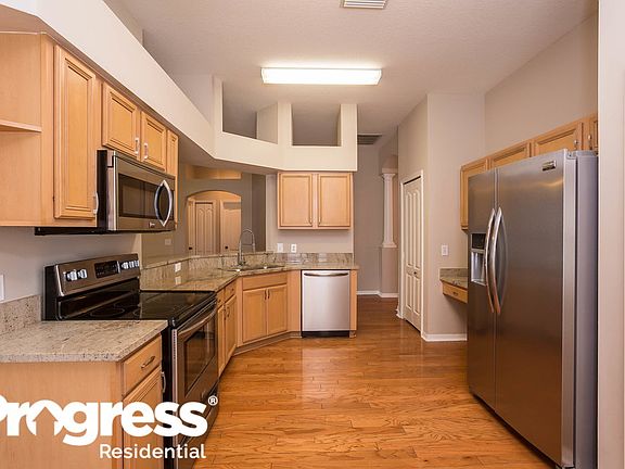 5th image of 803 Straw Lake Dr