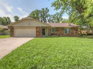 119 W 9th Pl S, Claremore, OK 74017