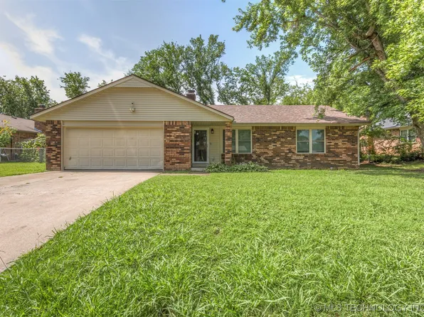 119 W 9th Pl S, Claremore, OK 74017