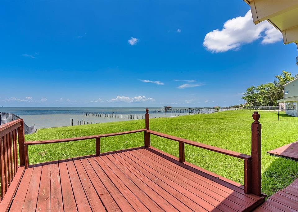 1st image of 5039 W Bayshore Dr