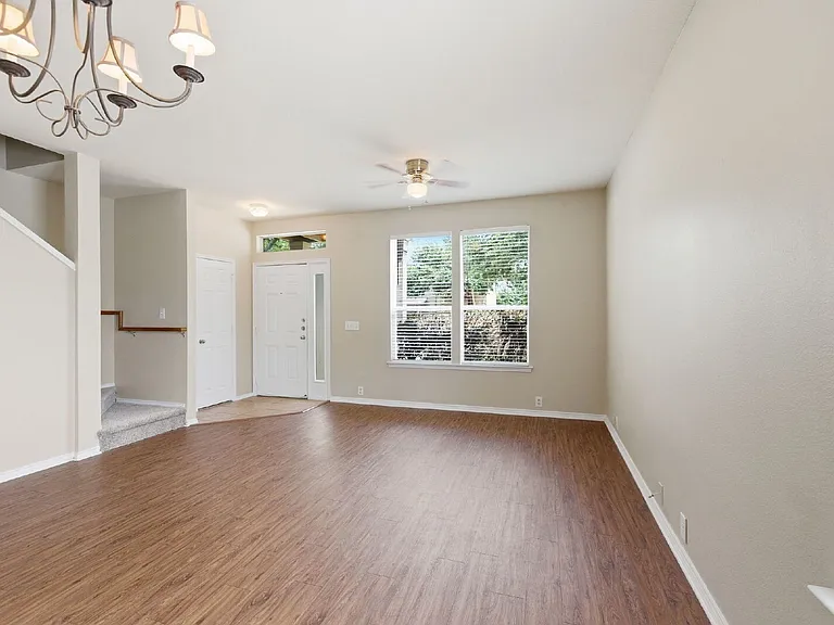 10849 Astor Dr — Photo 10