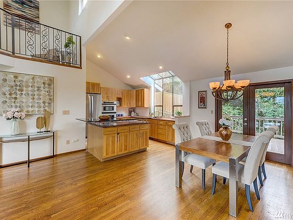 3rd image of 20606 NE 15th St