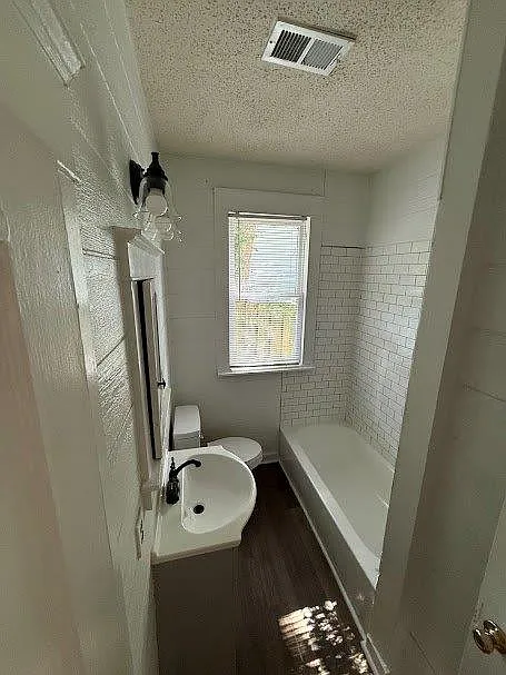 3 bed, 1.5 bath, 1344 sqft, $1,295 — Photo 4